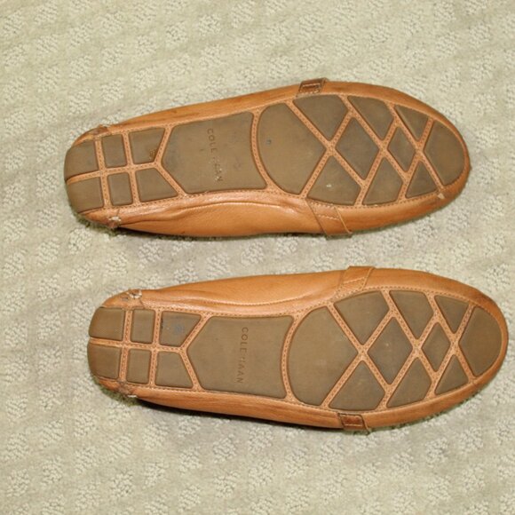 Cole Haan Women's Sz 8B Soft Tan Pebbled Leather Buckle Accented Driving Loafers - Picture 6 of 6